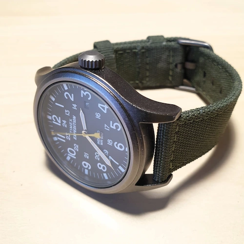 Reloj Timex clásico militar de campo (Field), simbolizando la sencillez, eficacia y el valor americano.